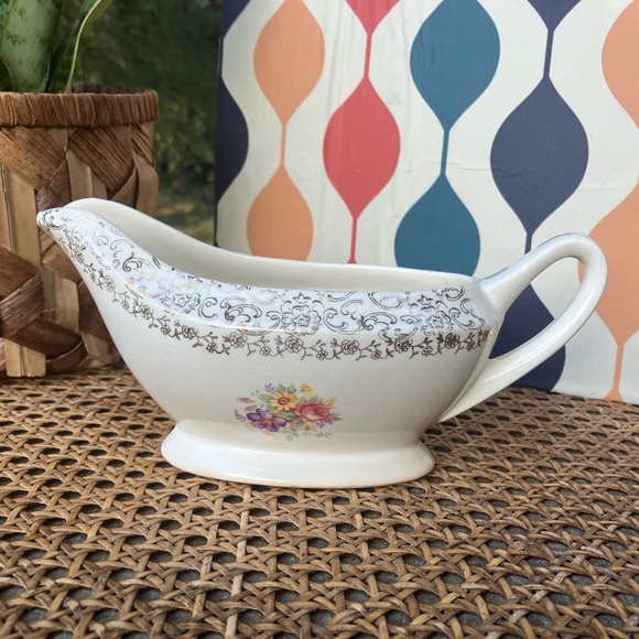 French Saxon China 22K Gold Lace Gravy Boat with Floral Bouquet - Picture 12 of 14